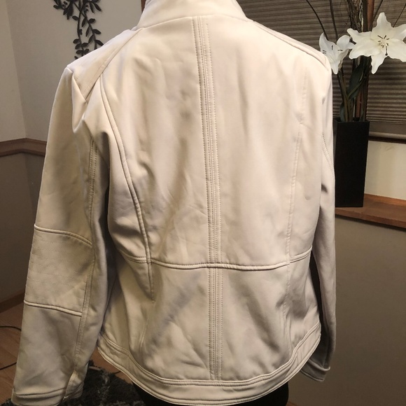 Jacket - Picture 3 of 4